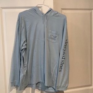 Vineyard Vines hooded t-shirt